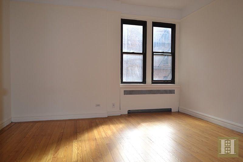 2nd image of 265 Cabrini Blvd APT 3a
