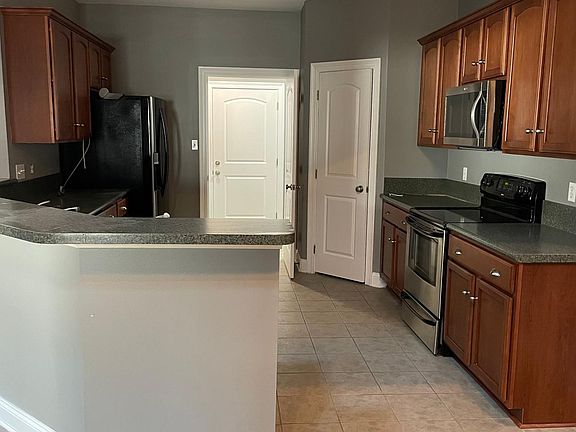 Kitchen w/New Color Scheme