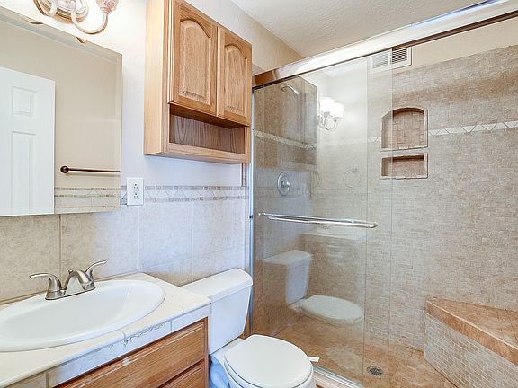 4th image of 132 W Barrus Pl