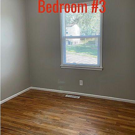 2nd image of 2218 Emiline St