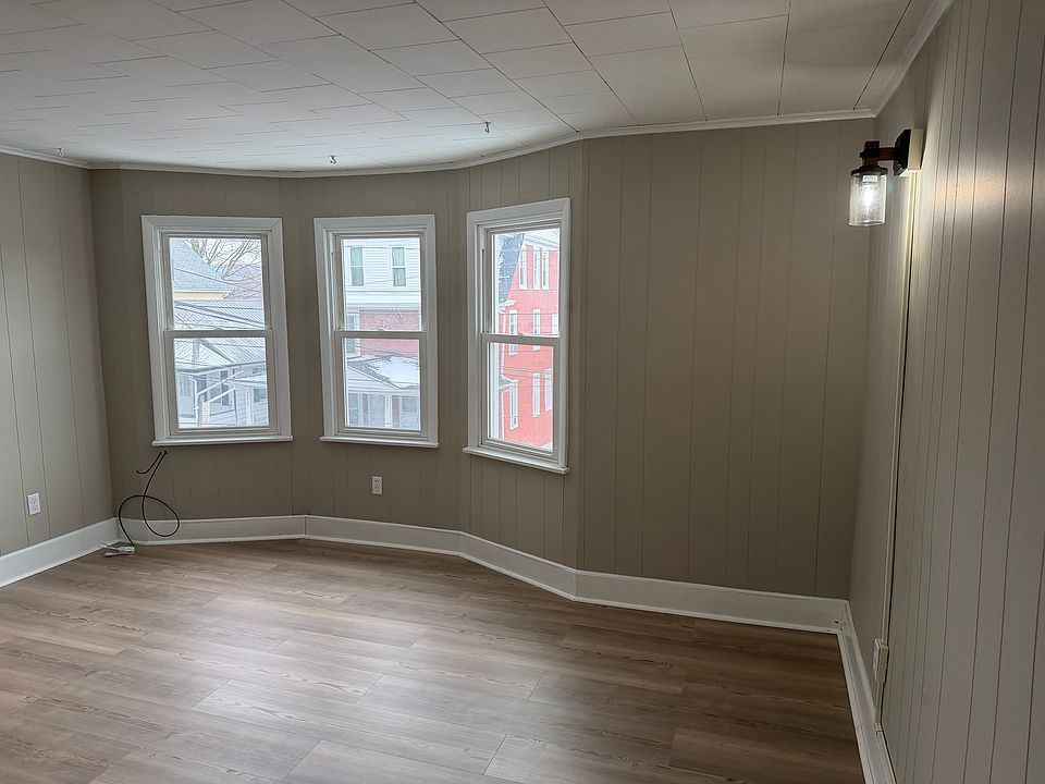 1st image of 343 1/2 E 4th St