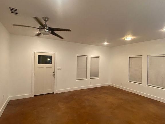 3rd image of 15 Poinsettia Pl #15