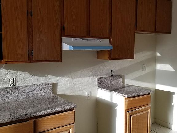 4th image of 2057 E 19th St APT B