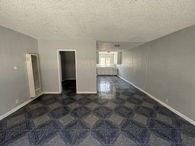 617 W Century Blvd #1 — Photo 2
