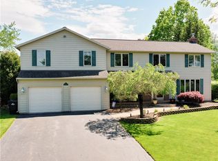 41 Haskins Ln N, Hilton, NY 14468