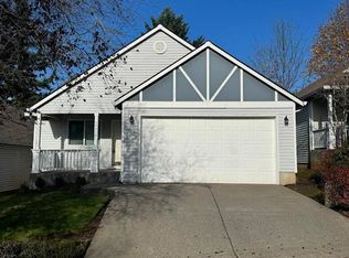 38927 Cascadia Village Dr, Sandy, OR 97055