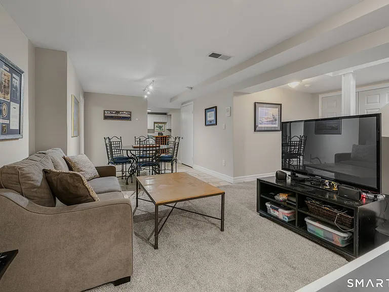 11 Windrose Dr — Photo 28