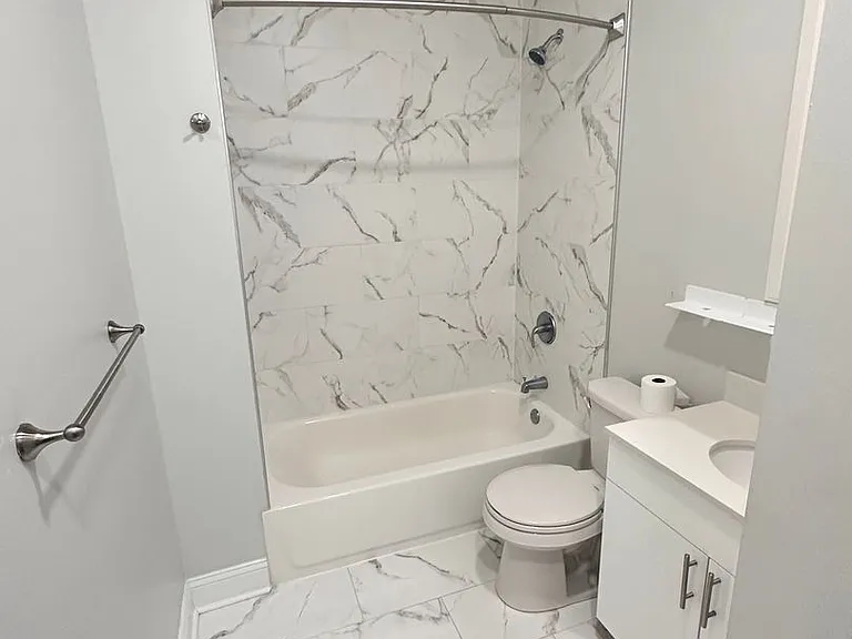 5020 Walnut St #3F — Photo 6