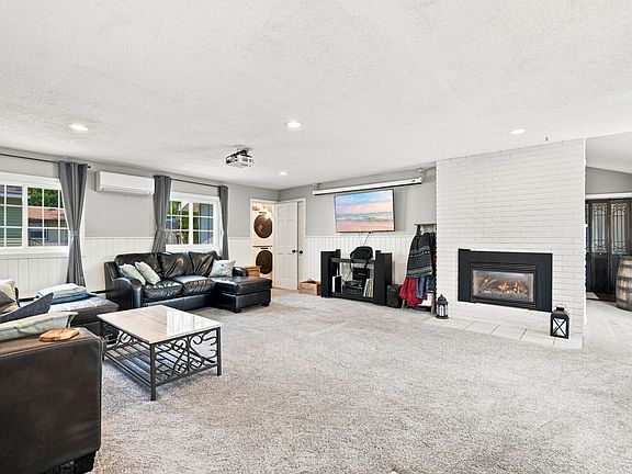 4th image of 4864 Bloom Ave