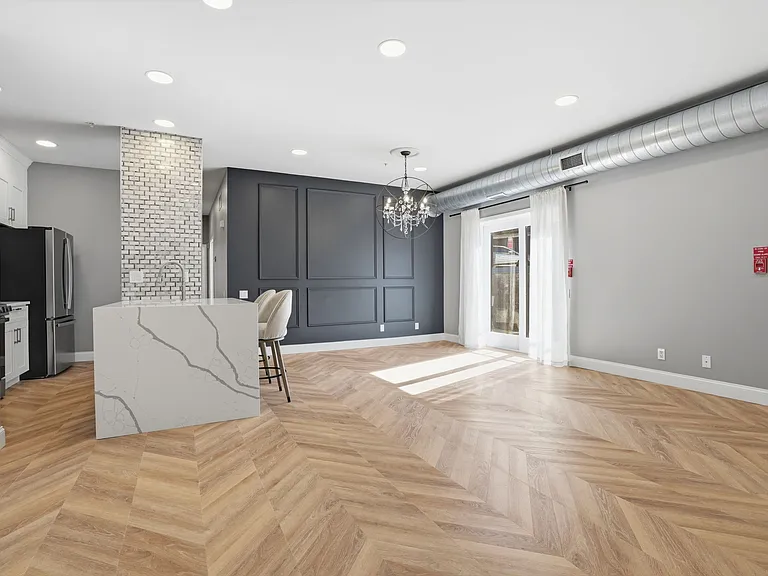 182 Gay St #110 — Photo 2