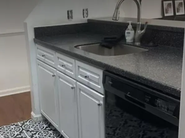 17 Cape Dorey Dr, Hampton, VA 23666