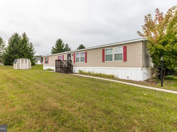 756 Royal Crest Dr, Martinsburg, WV 25401