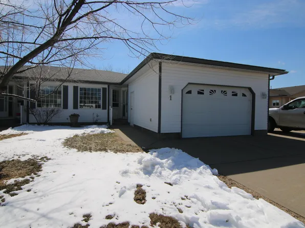 1 Century Villas Close, Fort Saskatchewan, AB T8L 4G7