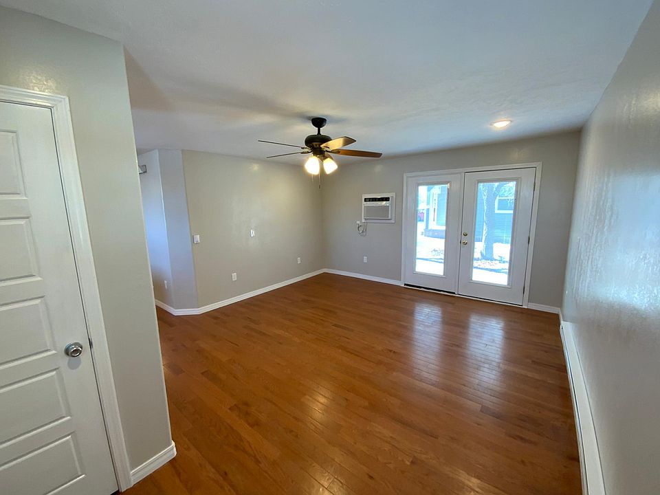 1st image of 504 S Ave E