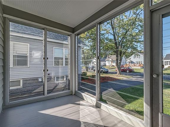 2nd image of 440 Orwood Pl