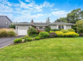 20 Argonne Place, Massapequa, NY 11758