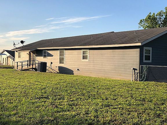 2nd image of 15322 Simmons Ln