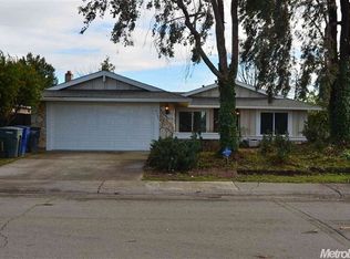 6585 Rancho Adobe Dr, Sacramento, CA 95828