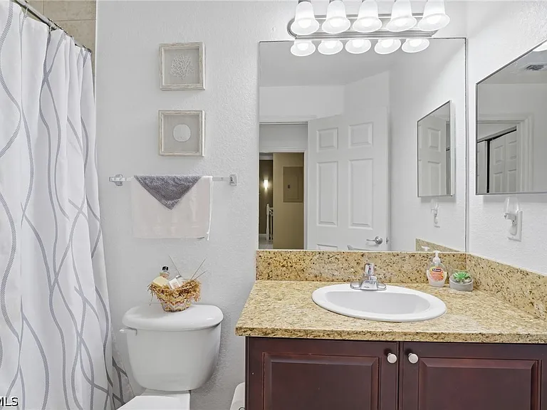 8560 Violeta St #204 — Photo 21