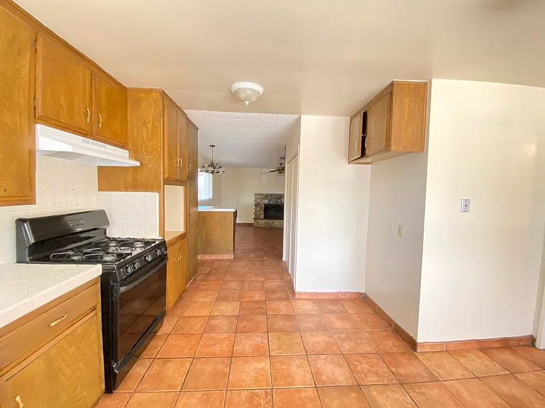 3004 La Casa Pl — Photo 6