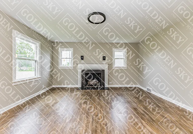 811 E Memorial Dr — Photo 9