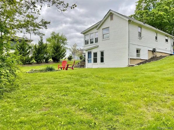 432 Market St, Walled Lake, MI 48390