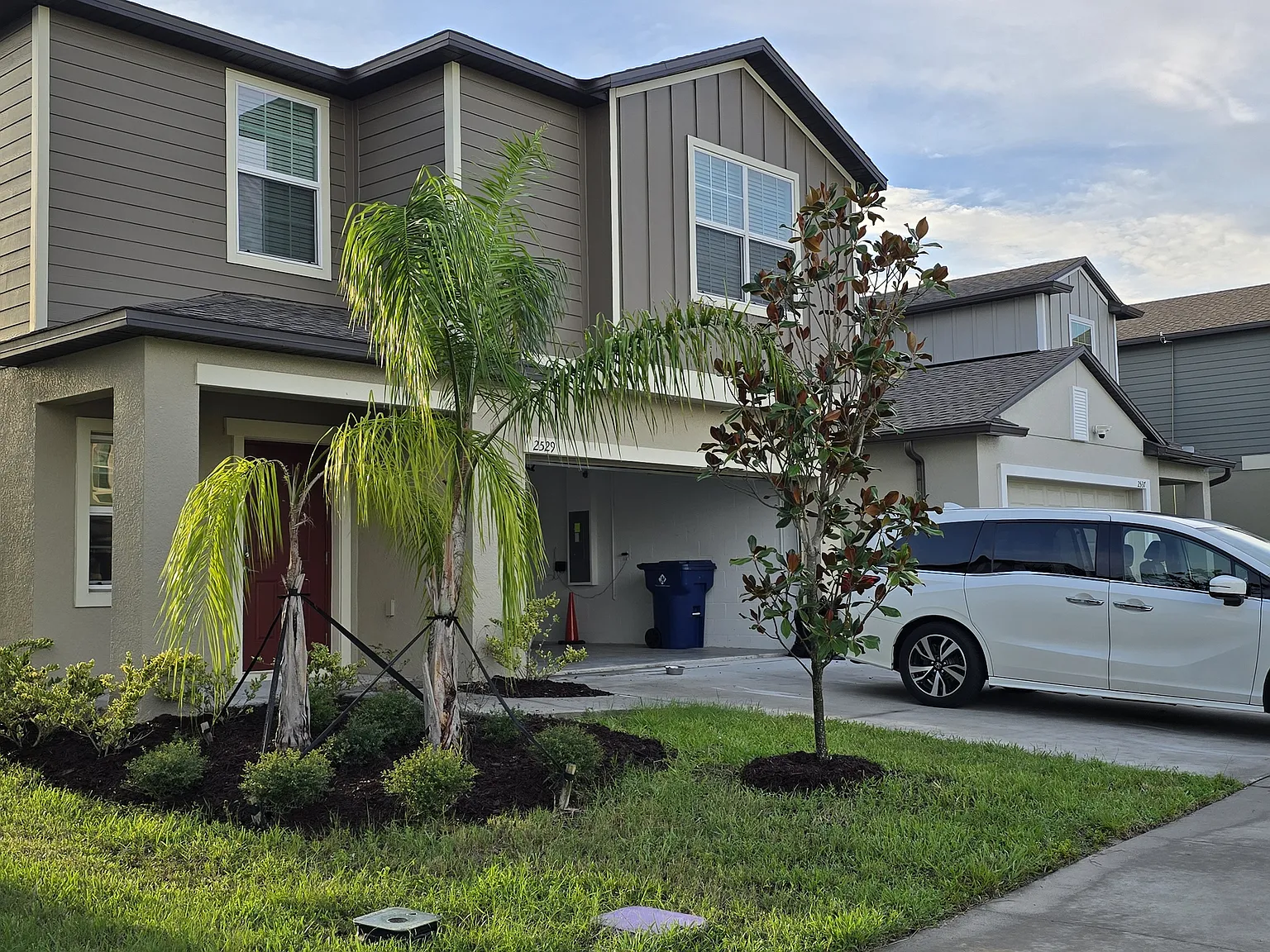 5 bed, 2215 sqft, $2,575 — Photo 1