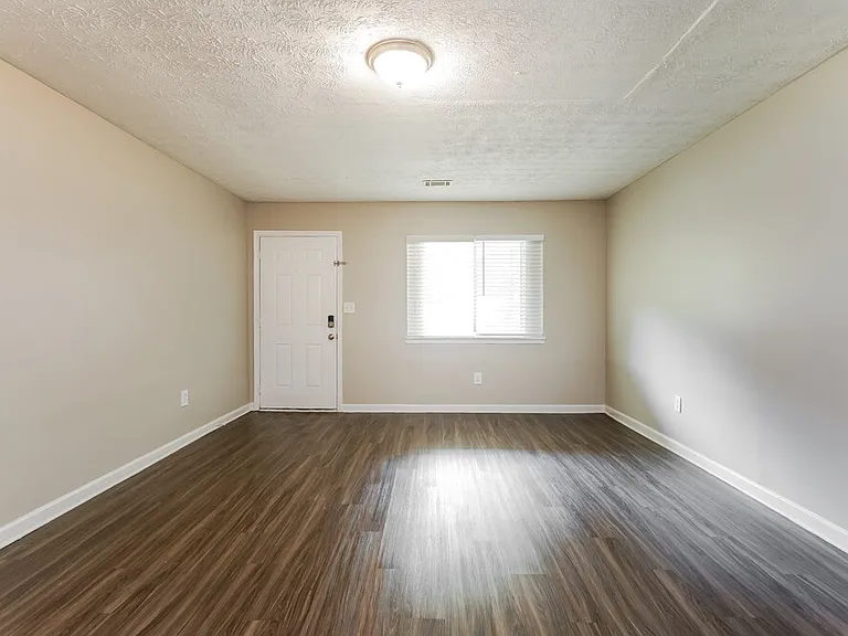 8373 Warren Dr — Photo 6