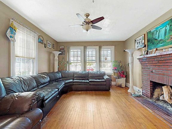 2nd image of 22 Woodside Ave