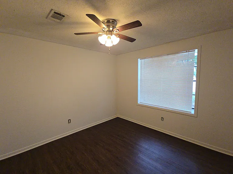 629 W Ridge Dr — Photo 17