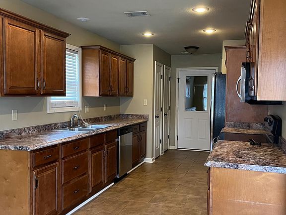 4th image of 346 Wildwood Point