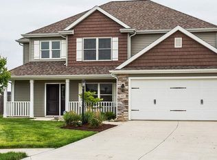 1677 Sunpointe Cv, New Haven, IN 46774