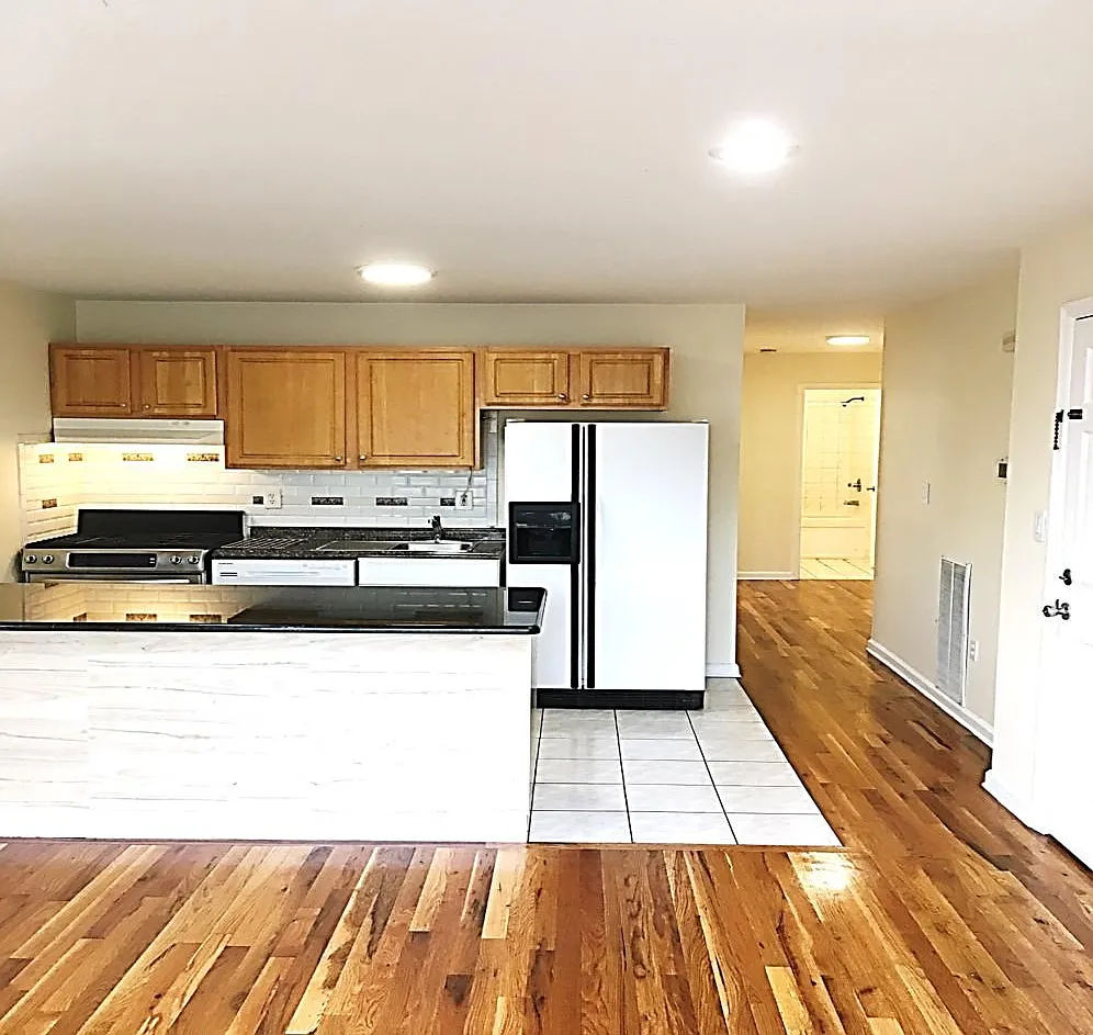 2 bed, 1.5 bath, 1000 sqft, $2,650 — Photo 3