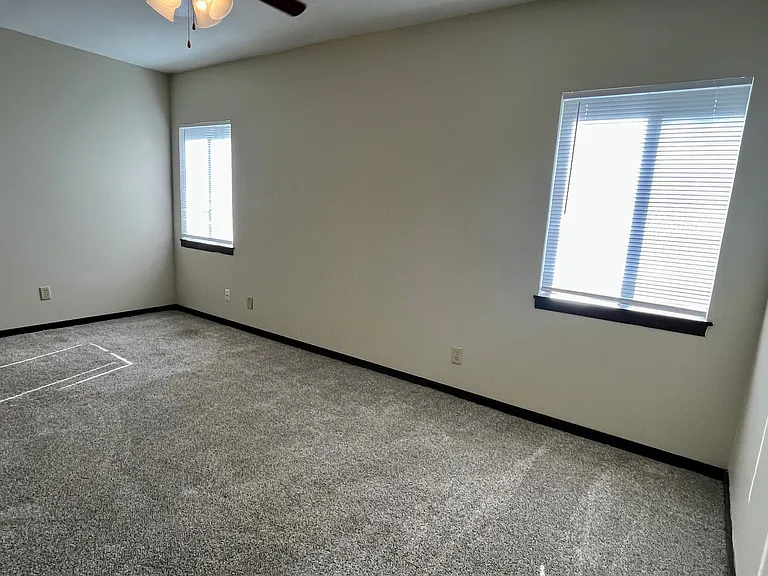 317 W Washington St #I — Photo 8