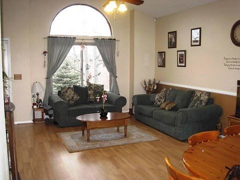 Living room wPalladian window