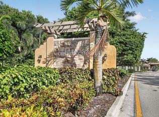 14601 SW 5th St, Pembroke Pines, FL 33027