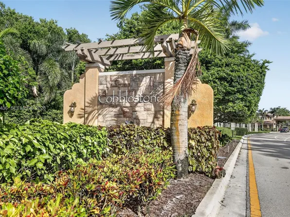 14601 SW 5th St, Pembroke Pines, FL 33027