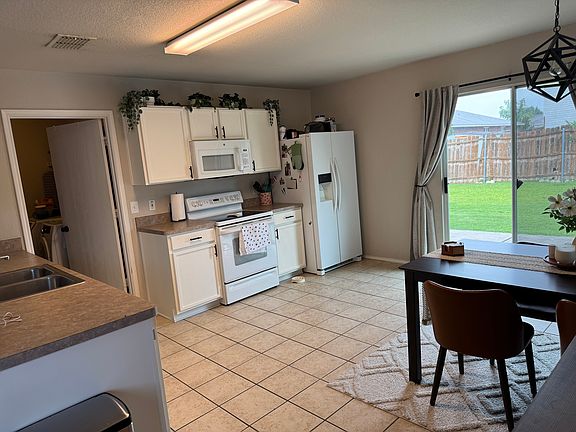5th image of 4145 Gladney Ln
