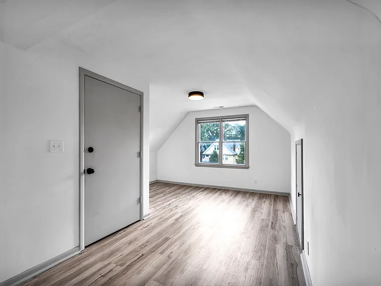 Bonus Space / Office