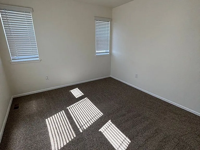 17612 Cherokee St — Photo 23