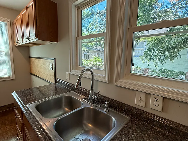 SINK WITH NEW FIXTURES AND DISPOSAL