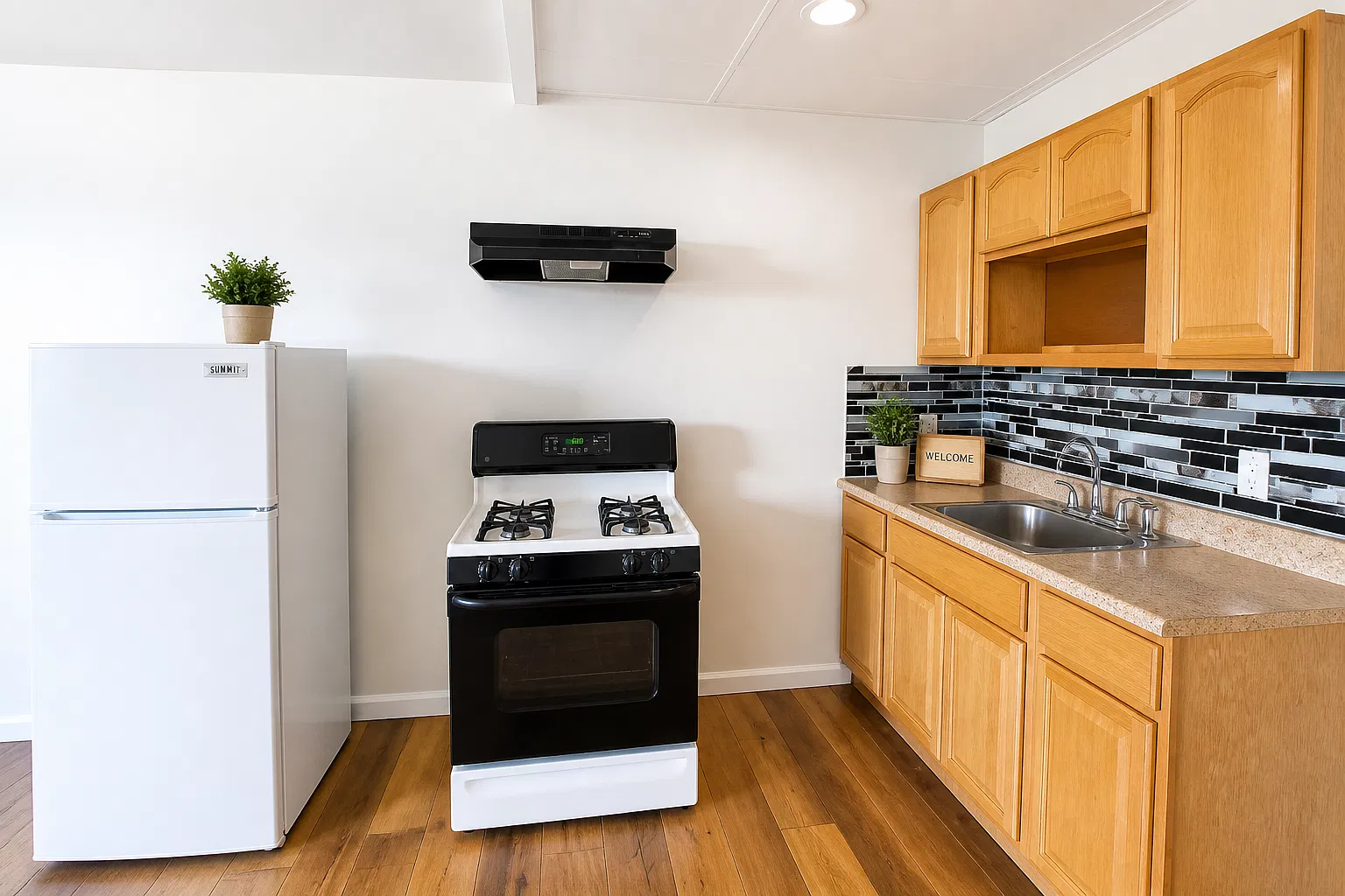 3 bed, $1,995 — Photo 1