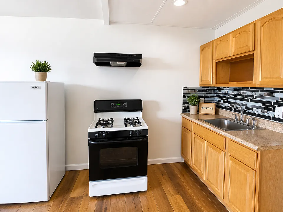 70 Main St #3AA