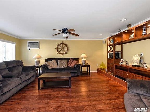 2nd image of 607 Orchard Pl