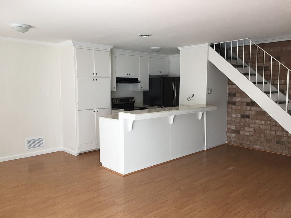 1st image of 1376 Branham Ln Unit 2