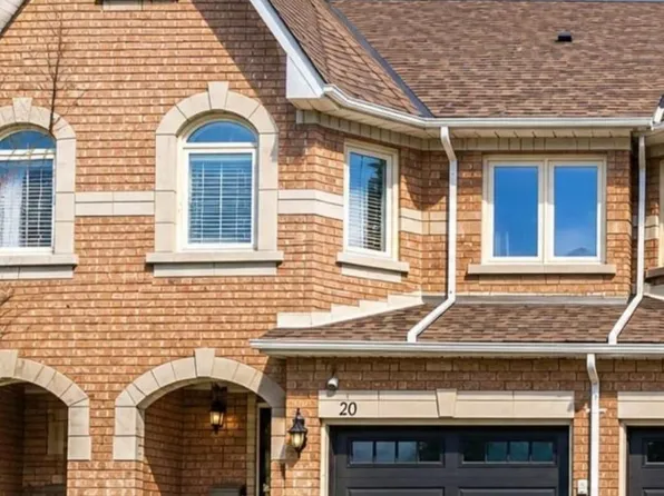 455 Apache Ct #20, Mississauga, ON L4Z 3W8