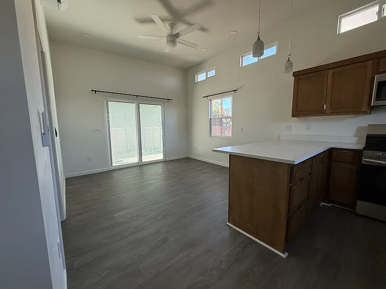 5564 E Camden St #B — Photo 4
