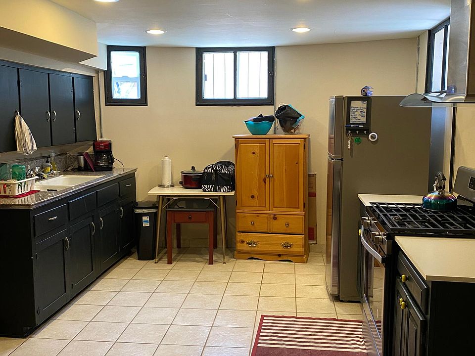 2nd image of 1525 Madison St #B