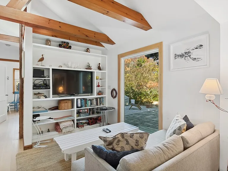 24 Jacqueline Dr — Photo 6