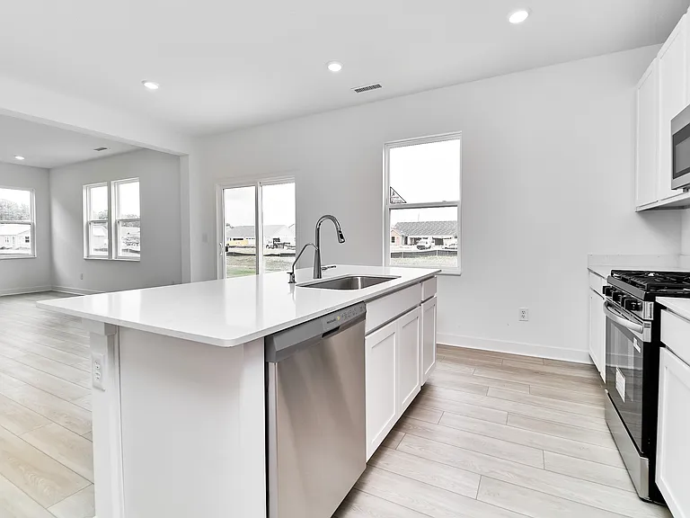 8603 Georgina St — Photo 17